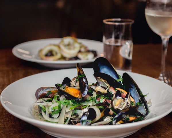 Jones and Sons Review- Mussels and Lardons