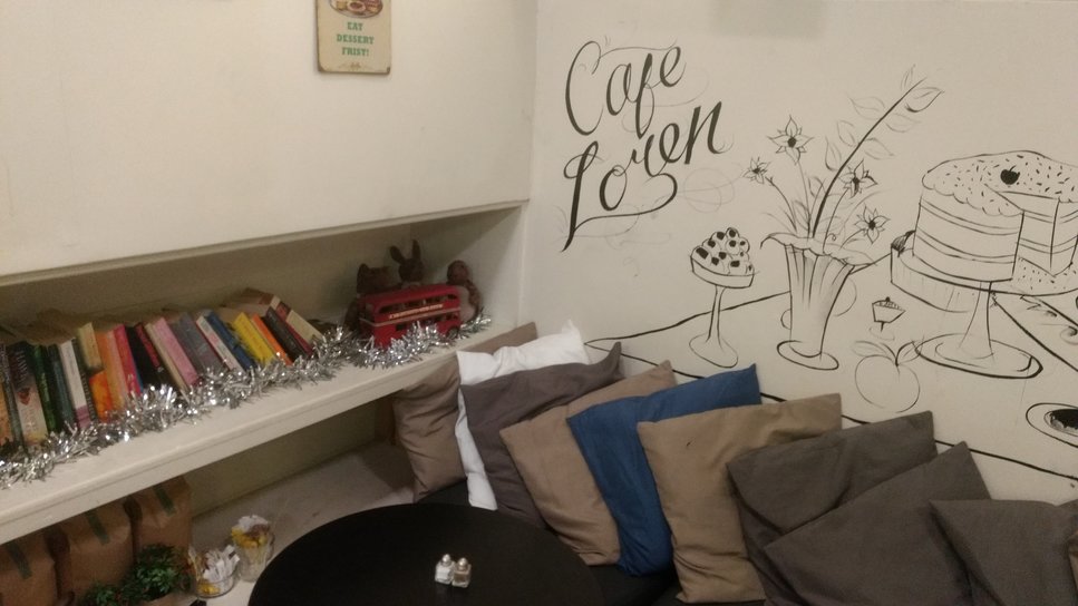 Cafe Loren interior