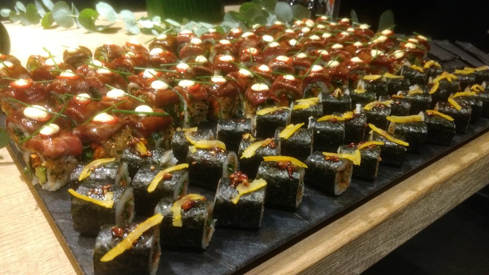 Sushi shop gyu special roll